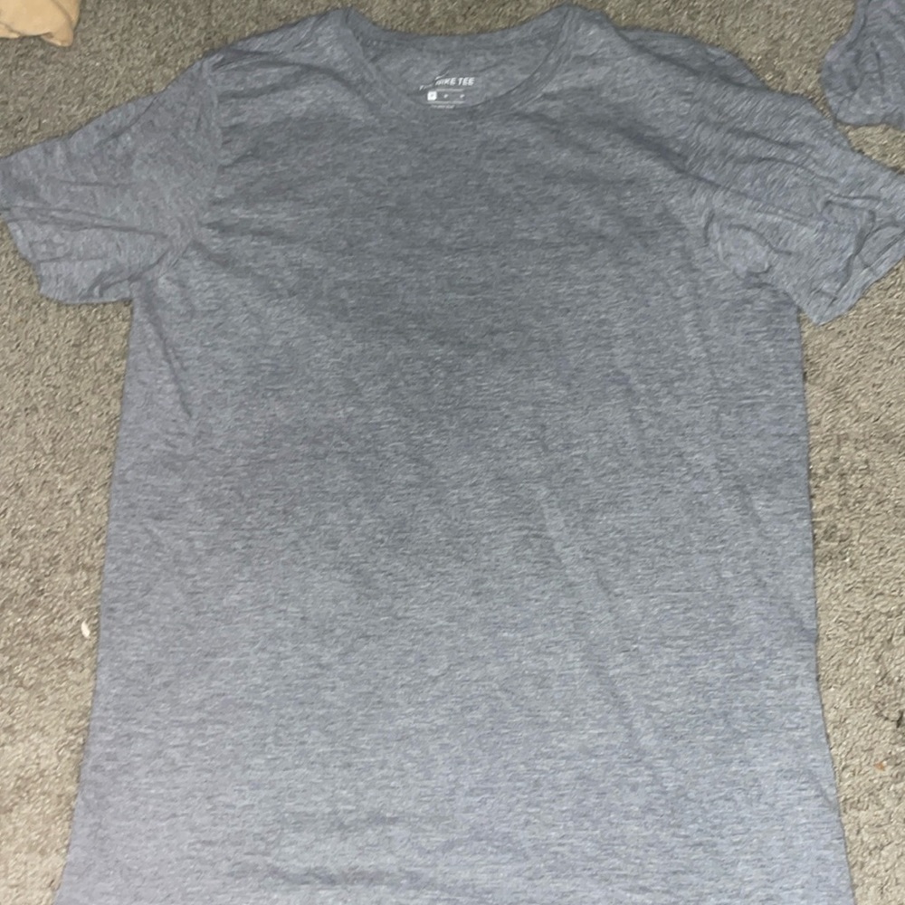 Grey Nike T